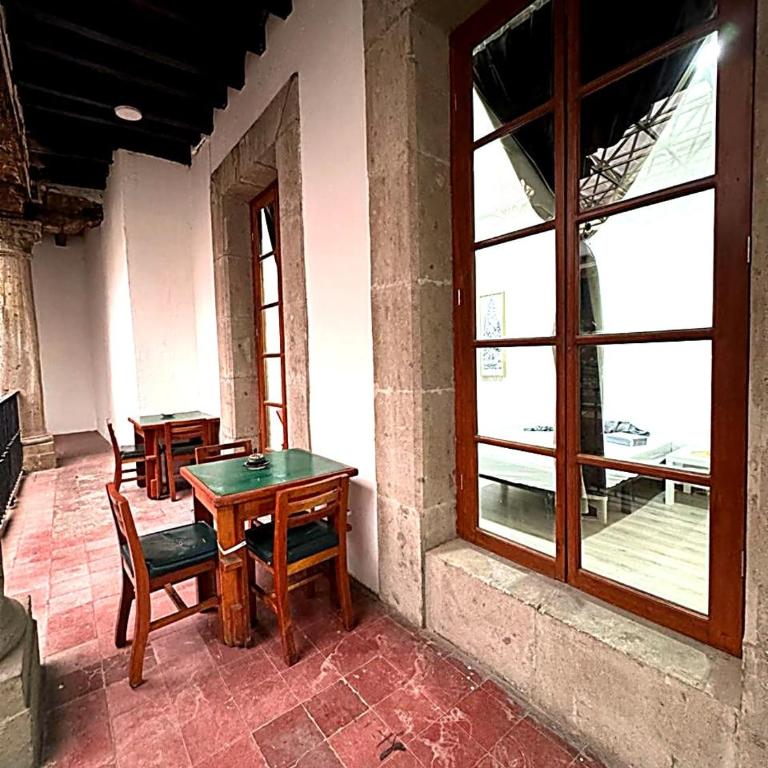 Colonial Art-Apt, 450m from the Zocalo - Three-Bedroom Apartment - 15