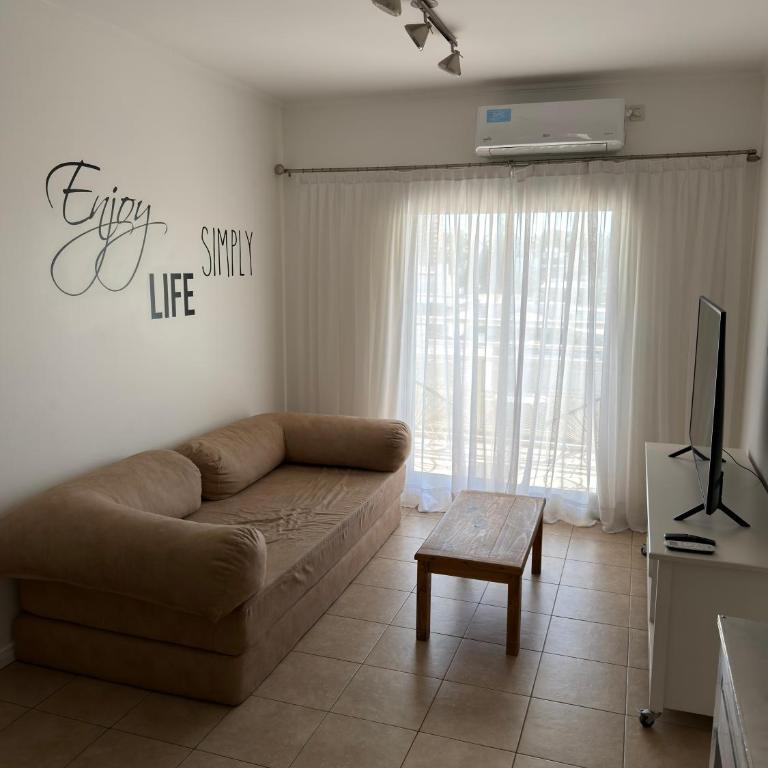 Departamento Laura con Cochera - Apartamento de 1 dormitorio - 2