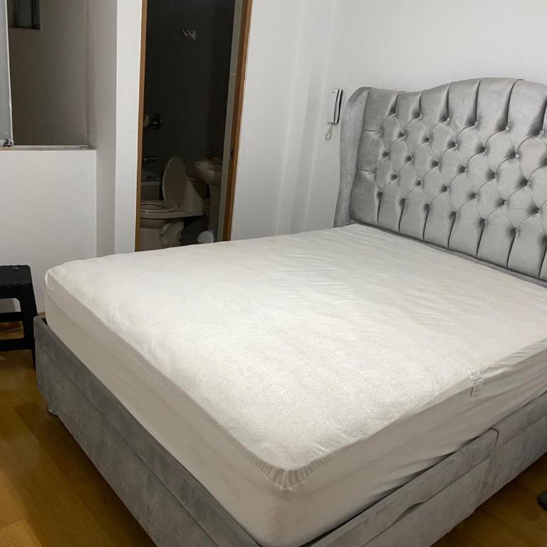 Modern 4 bedroom apartment near train station - Apartment - 4