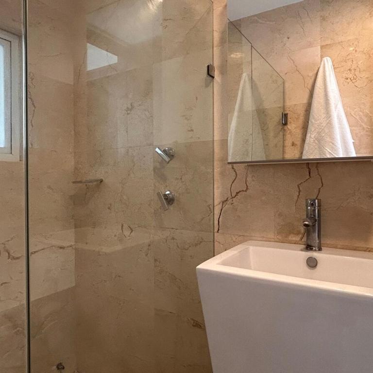 Condesa Residence Campeche 2 Spacious Ground-Level Apartment in the Heart of Condesa - Apartamento - 53