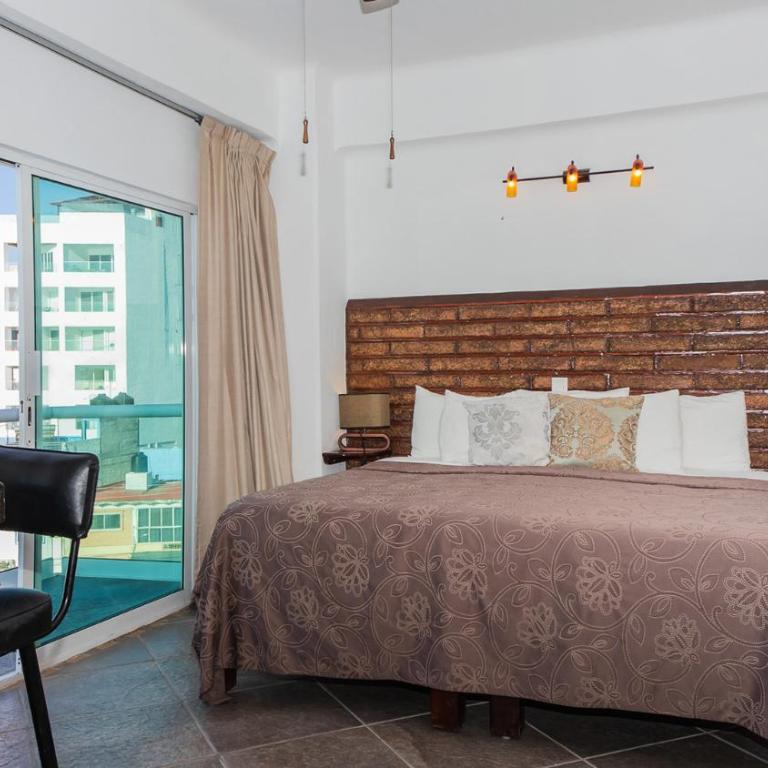 Hotel Suites Nadia Bucerias - Zimmer mit Queensize-Bett und Meerblick - 2