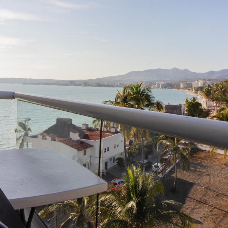 Hotel Suites Nadia Bucerias - Zimmer mit Queensize-Bett und Meerblick - 3