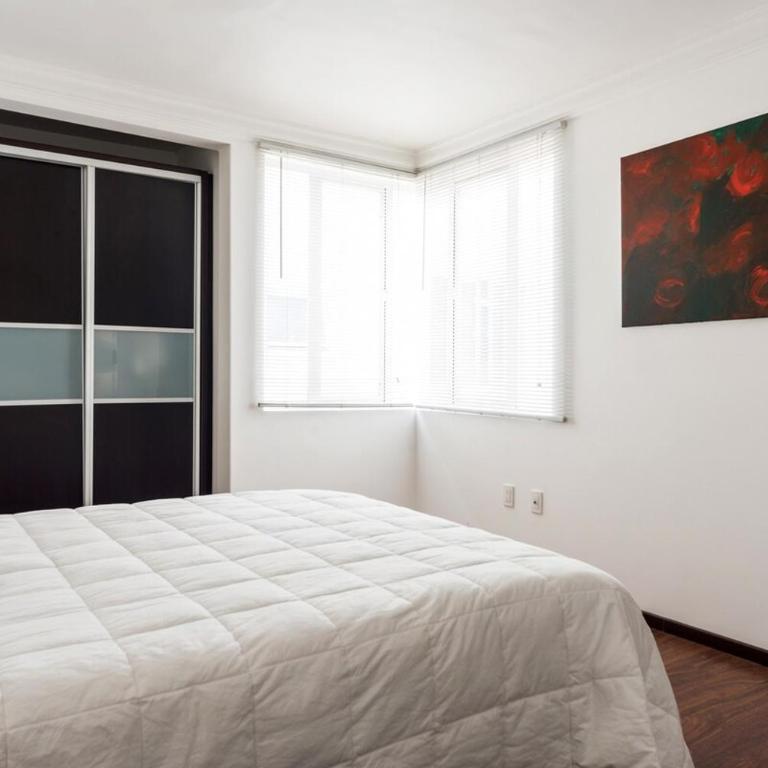 Condesa Residence 7 Stylish 2 Bedroom, 1 Bathroom Residence Accentuating Expansive Interiors - Apartment - 11