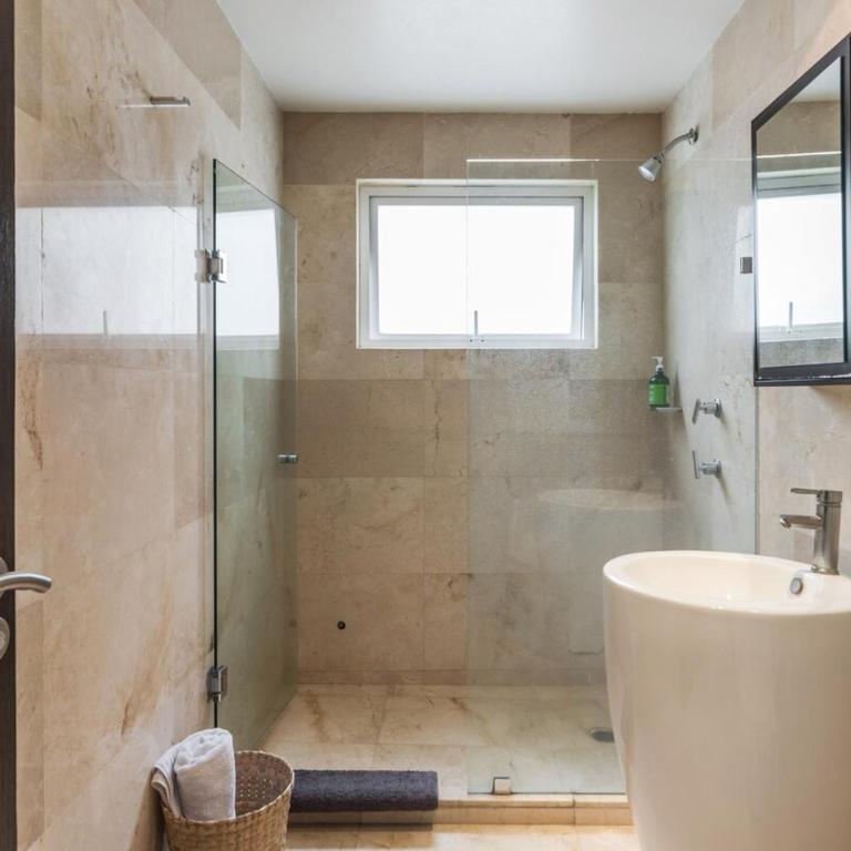 Condesa Residence 7 Stylish 2 Bedroom, 1 Bathroom Residence Accentuating Expansive Interiors - Apartment - 12