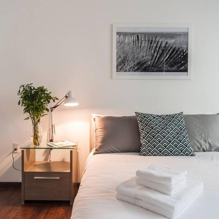 Condesa Residence Campeche 8 Urban Elegance 2BR 1BA Apartment with Large Living Areas - Apartamento - 2