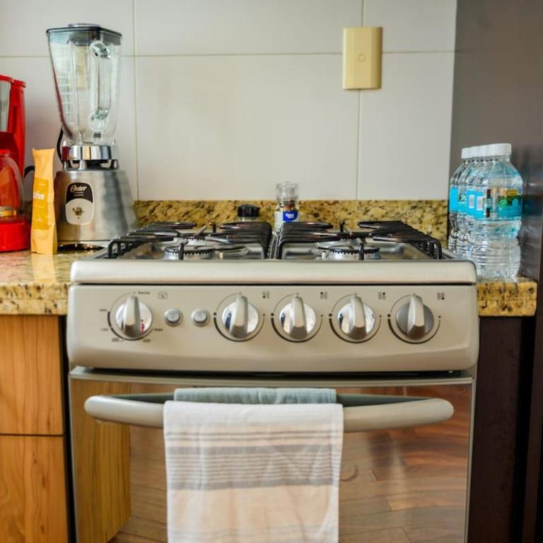 Condesa Residence Amsterdam 304 Inviting 1 Bed, 1 Bath Home Located on Picturesque Amsterdam Avenue - Apartamento - 32