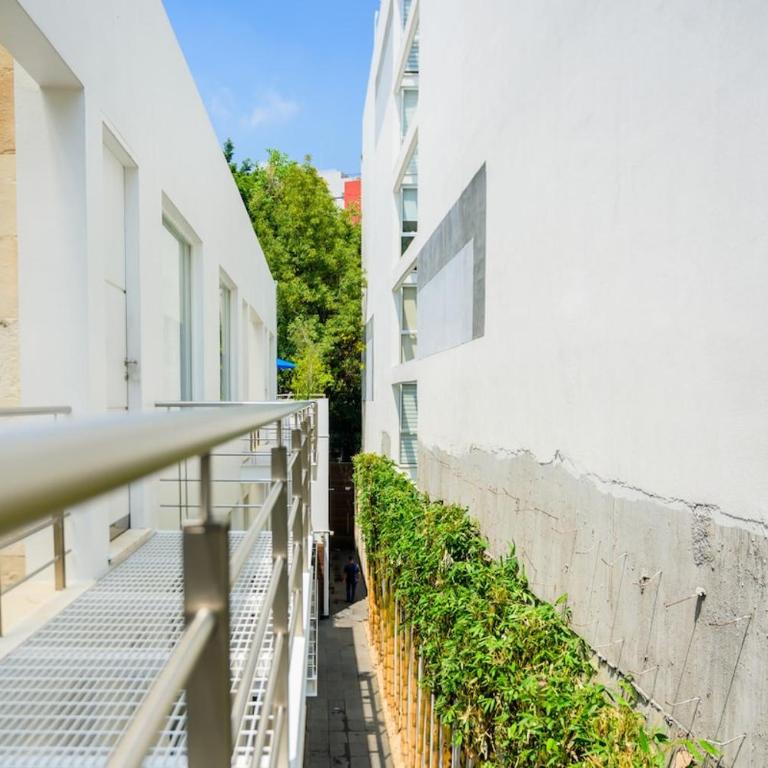 Condesa Residence Amsterdam 304 Inviting 1 Bed, 1 Bath Home Located on Picturesque Amsterdam Avenue - Apartamento - 39