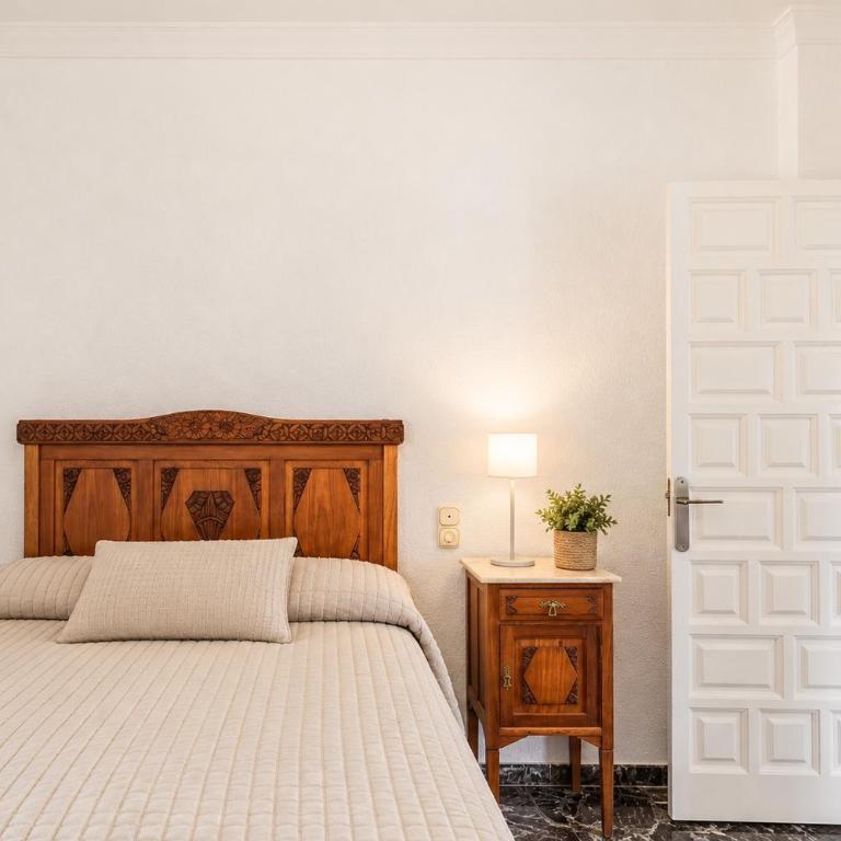 CHALET CON PISCINAS Y VISTAS DE ENSUEÑO - Five-Bedroom House - 12