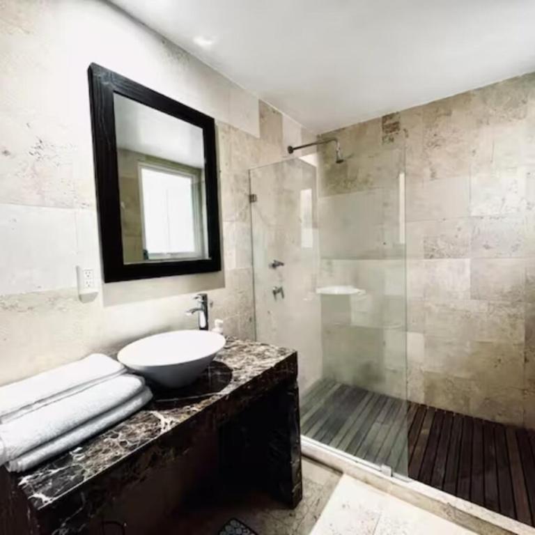 Condesa Residence Amsterdam 203 Shiny 1Bed 1Bath on Amsterdam Av - Apartamento - 16