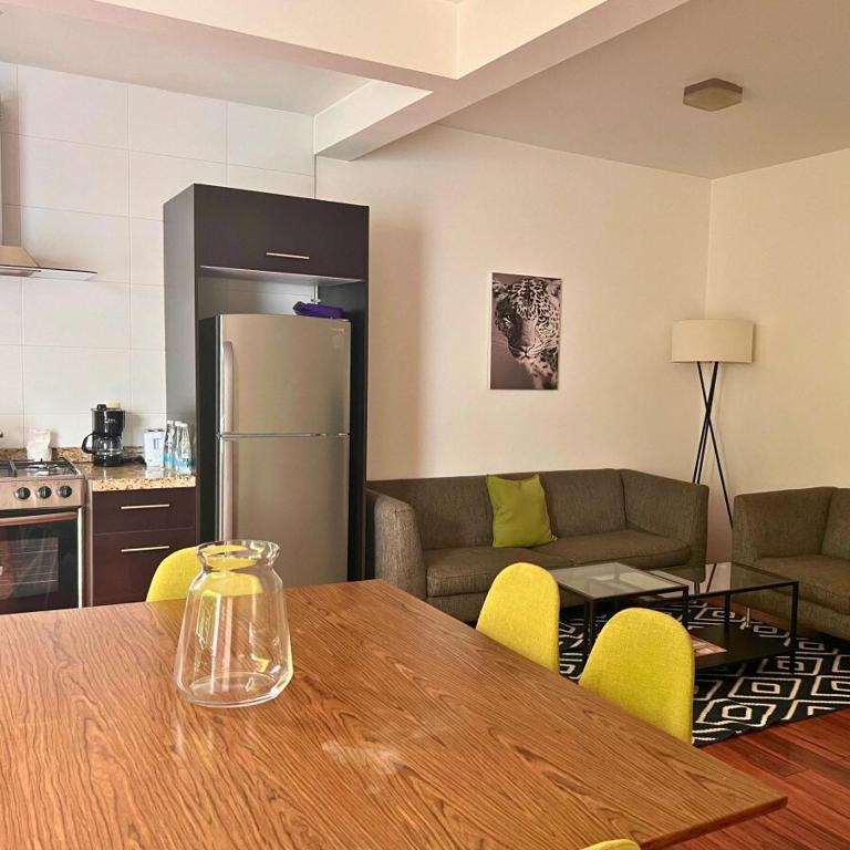 Condesa Residence Amsterdam F Elegant Residence with Inviting Ambiance on Amsterdam Avenue - Apartamento - 1
