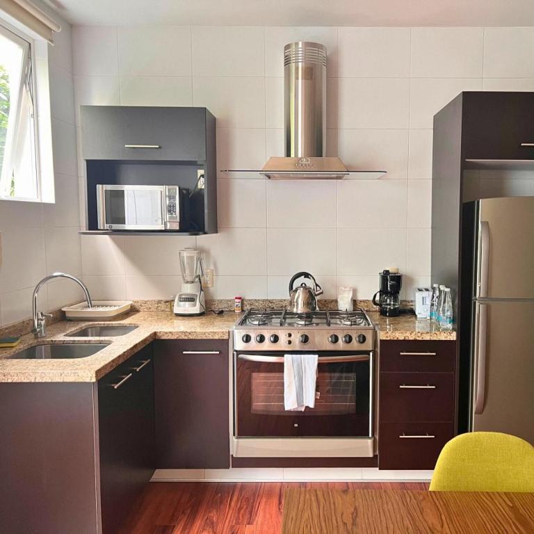 Condesa Residence Amsterdam F Elegant Residence with Inviting Ambiance on Amsterdam Avenue - Apartamento - 5