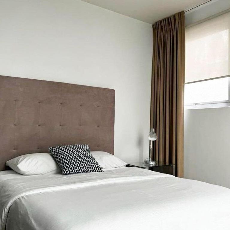 Condesa Residence Amsterdam 202 Bright 1BR 1BA On Amsterdam Av - Apartamento - 2