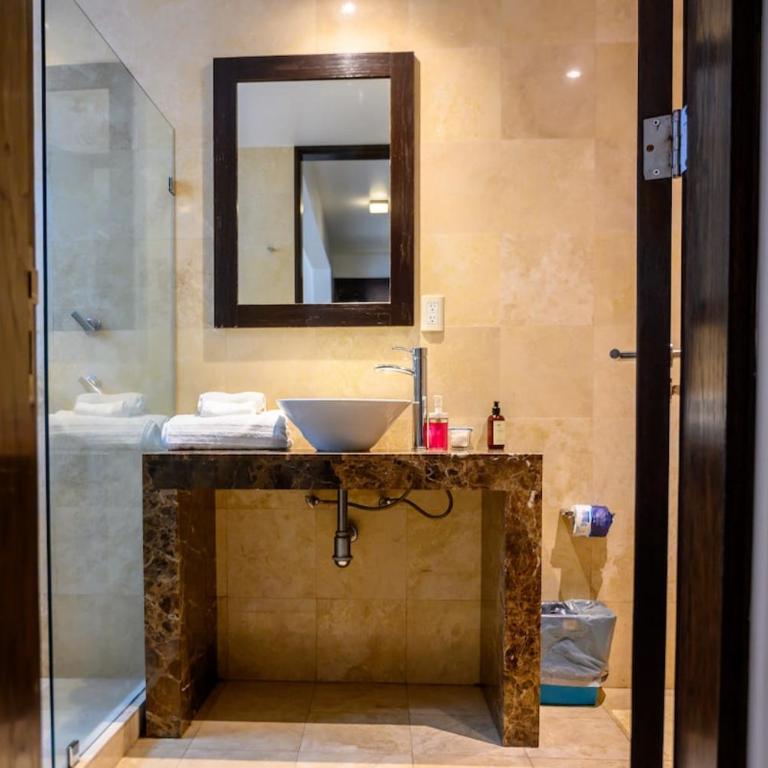 Condesa Residence Amsterdam C Stylish 1 Bedroom, 1 Bathroom Gem on Amsterdam Avenue - Apartamento - 20