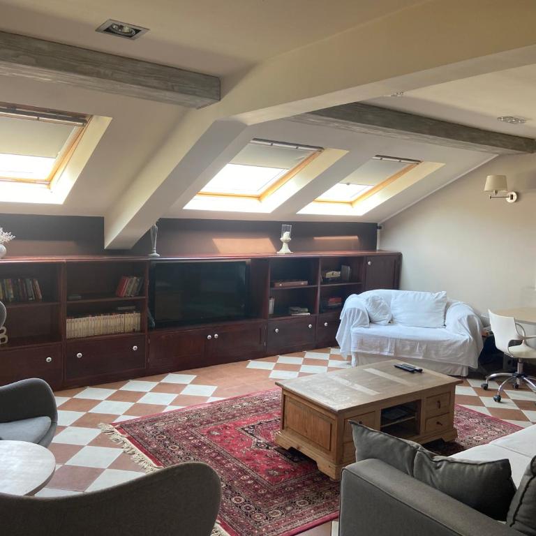 Nušićeva Rooftop Terrace, 2BR, Belgrade Center, Up to 6 Guests - Two-Bedroom Apartment - 2