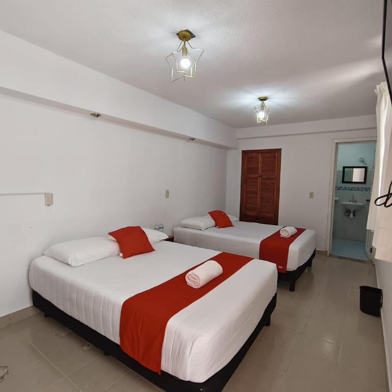 Hotel Dulce Luna - Habitación Doble Estándar con 2 camas grandes - 6