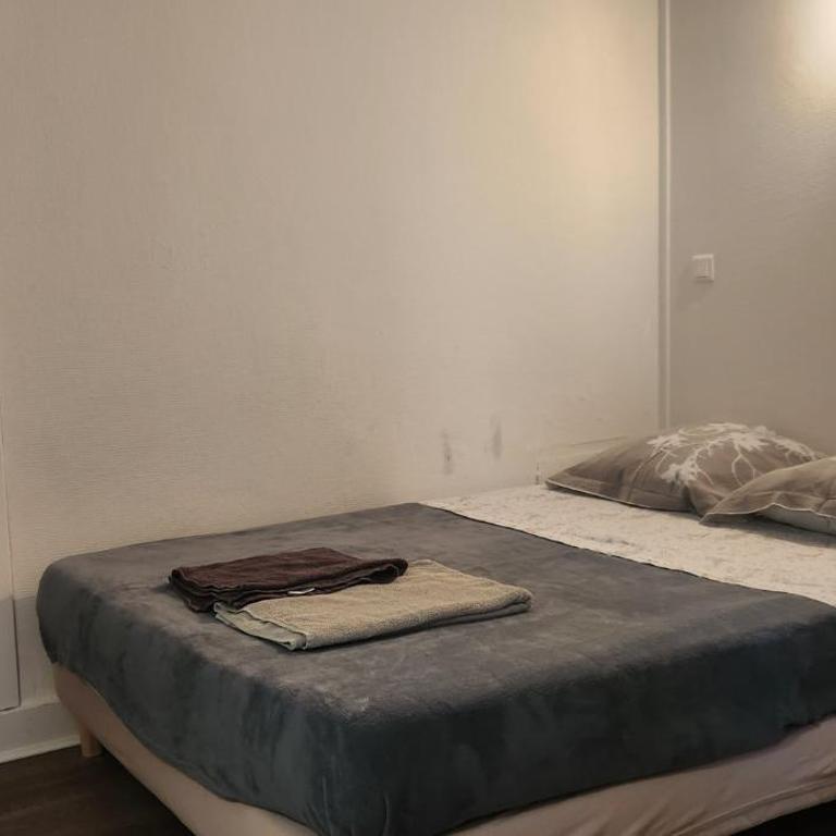 Réouverture et nouvelle gestion - Logement privatif - chambre équipée - Coeur de Bordeaux proche Victoire - Habitación Doble Deluxe con ducha - 4