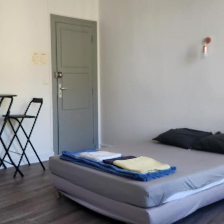Réouverture et nouvelle gestion - Logement privatif - chambre équipée - Coeur de Bordeaux proche Victoire - Apartamento de 1 dormitorio - 2