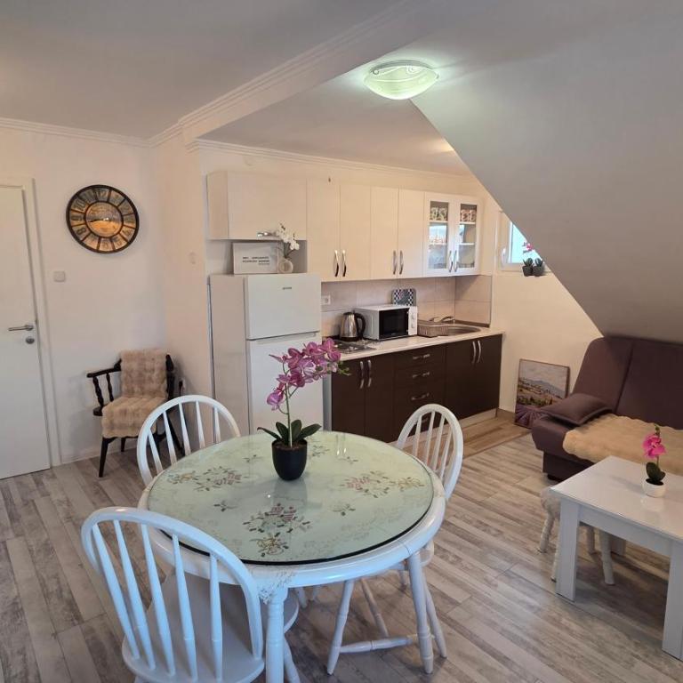 Apartmani Japod - Three-Bedroom Premium Apartment - 16