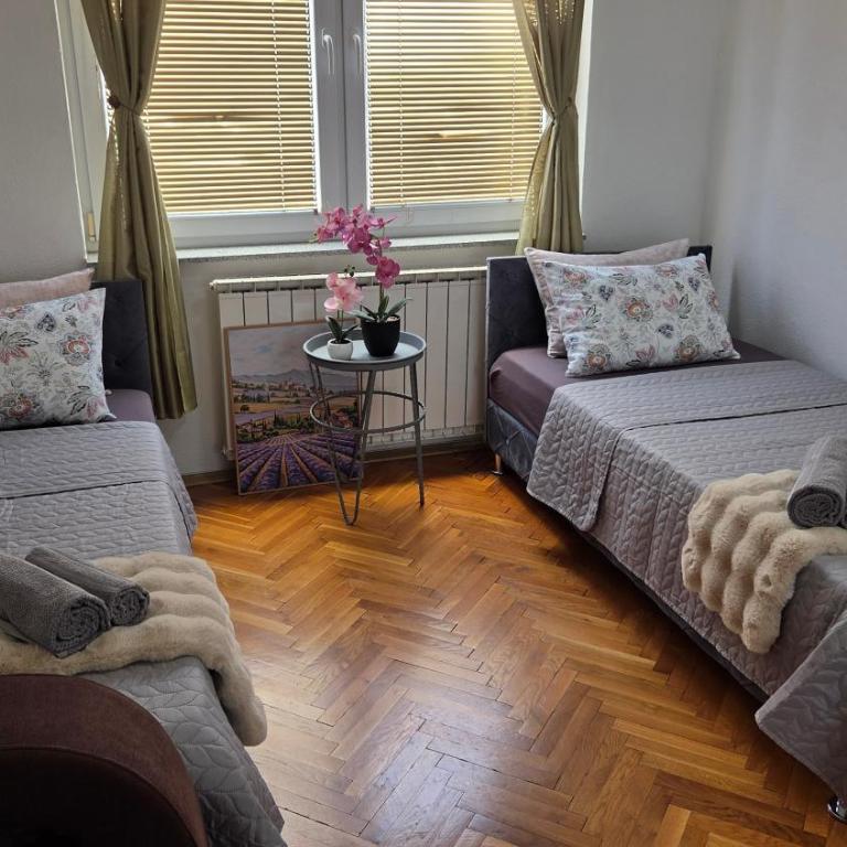 Apartmani Japod - Three-Bedroom Apartment - 12