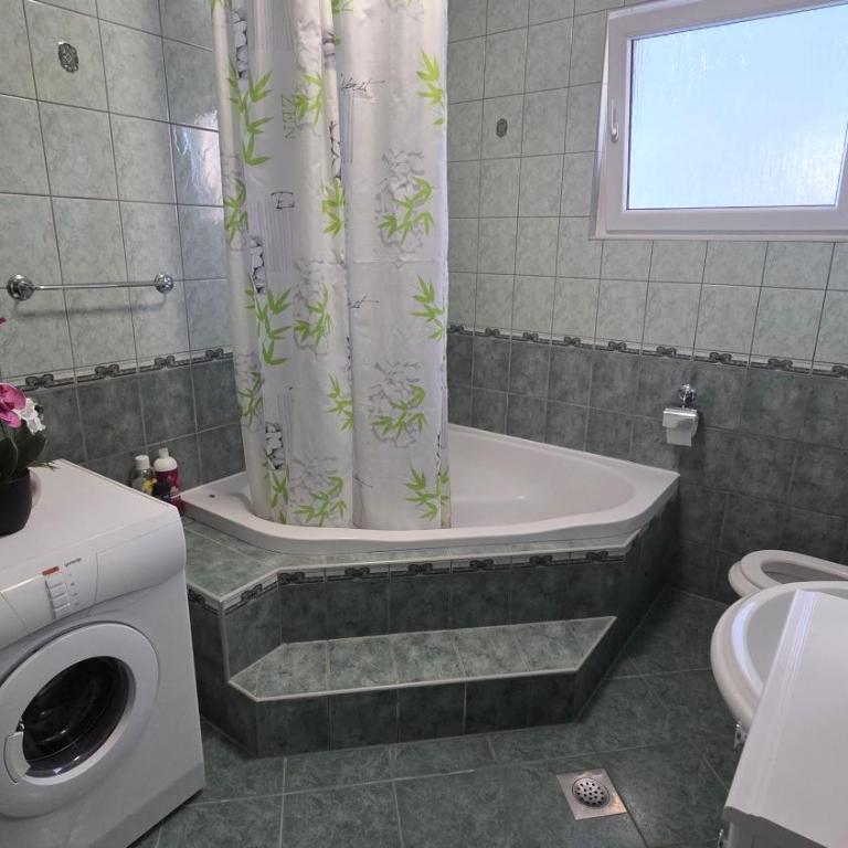 Apartmani Japod - Three-Bedroom Apartment - 21