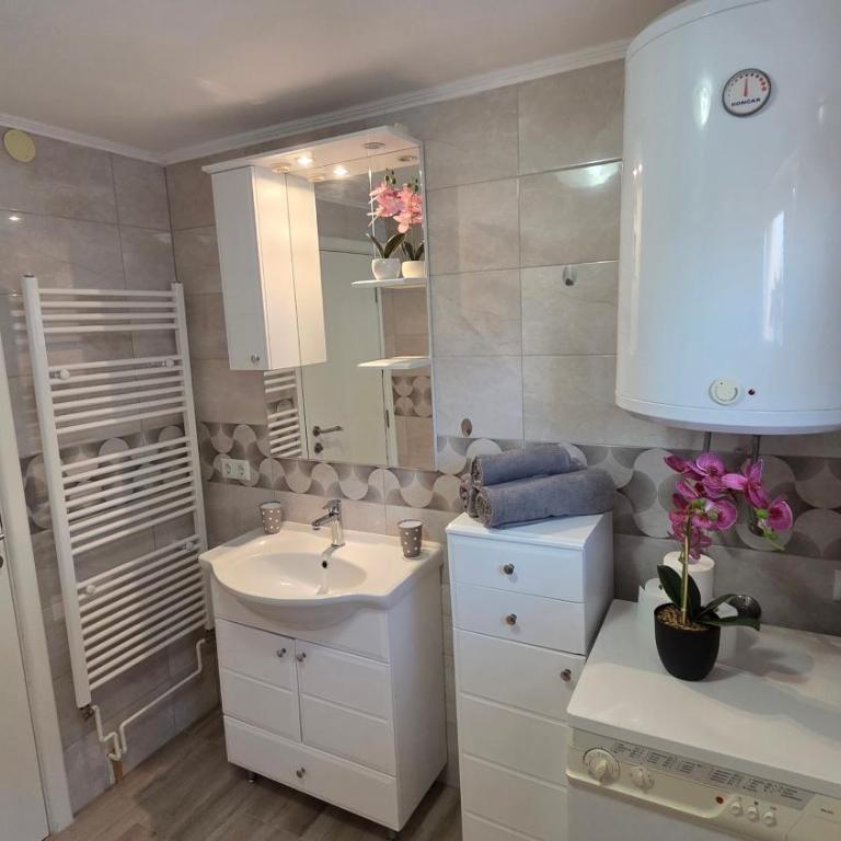Apartmani Japod - Three-Bedroom Premium Apartment - 21