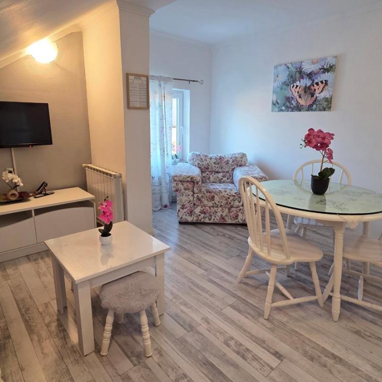 Apartmani Japod - Three-Bedroom Premium Apartment - 13