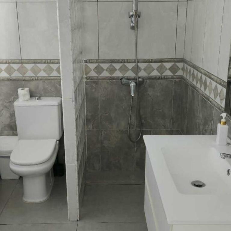 Piscina, terraza y barbacoa en Tenerife Sur - Apartamento de 2 dormitorios - 20