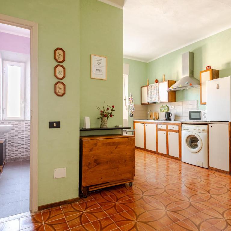 Rombolino Guest House -Free Parking - Vicino al PalaLivorno "Modigliani Forum" - Appartamento con 1 Camera da Letto - 4