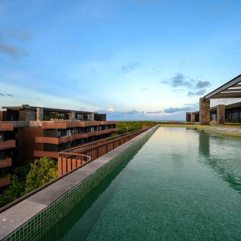 Luxury Condo at Amira District Rooftop Infinity - Apartamento - 21
