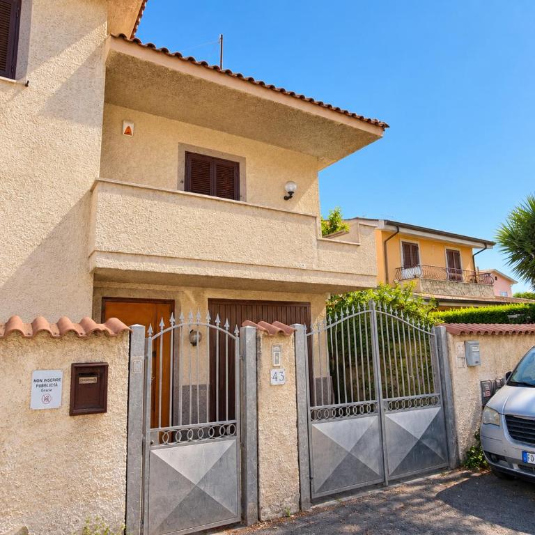 Casa Indipendente in Fiumicino centro - Villa con 3 Camere da Letto - 30