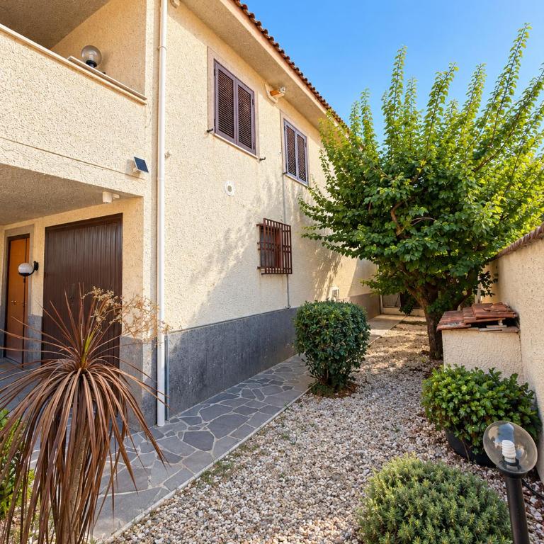 Casa Indipendente in Fiumicino centro - Villa con 3 Camere da Letto - 29