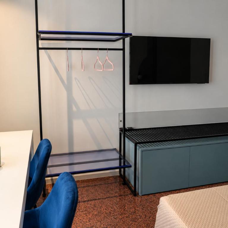 Mazzini64 - Camera Tripla con Bagno Privato - 4