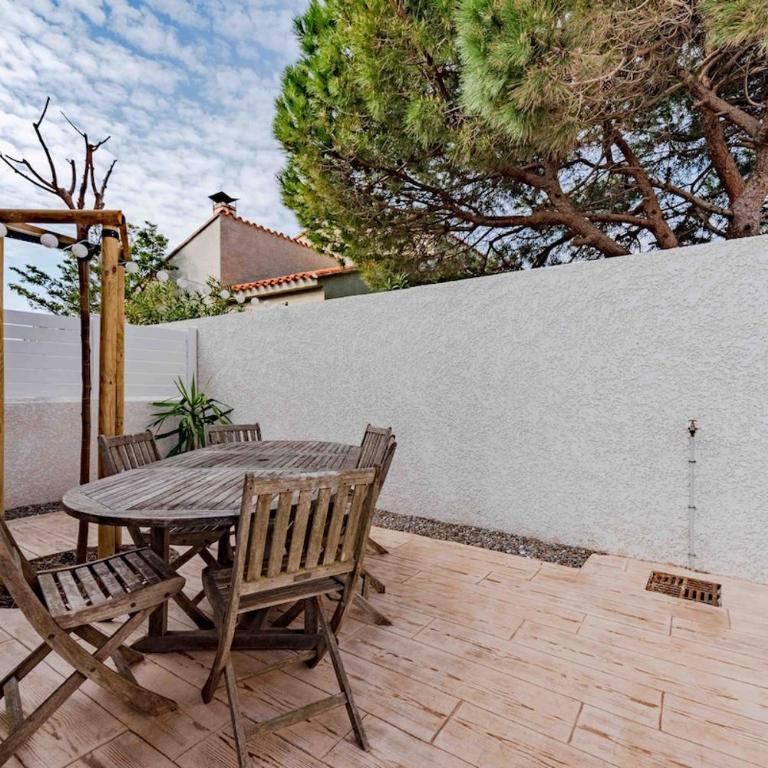 Villa Annibal, Maison de vacance 6,8 personnes, 66420 Barcarès - Three-Bedroom House - 24