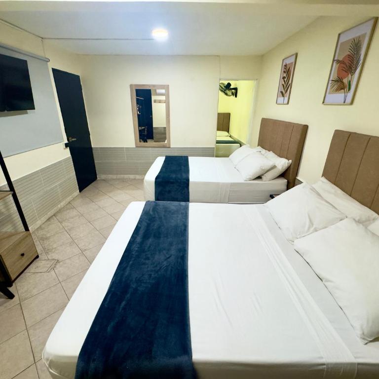 Hotel Estadio 80 - Habitación Cuádruple Deluxe - 3