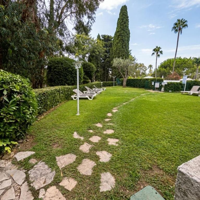 Sea View Apartment with Pool, Tennis and Beach Near Cannes - Appartement 1 Chambre - 34