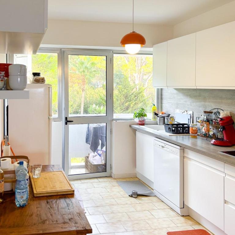 Sea View Apartment with Pool, Tennis and Beach Near Cannes - Appartement 1 Chambre - 35