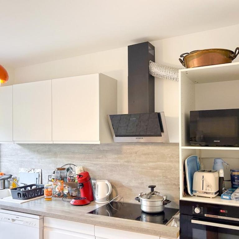 Sea View Apartment with Pool, Tennis and Beach Near Cannes - Appartement 1 Chambre - 54