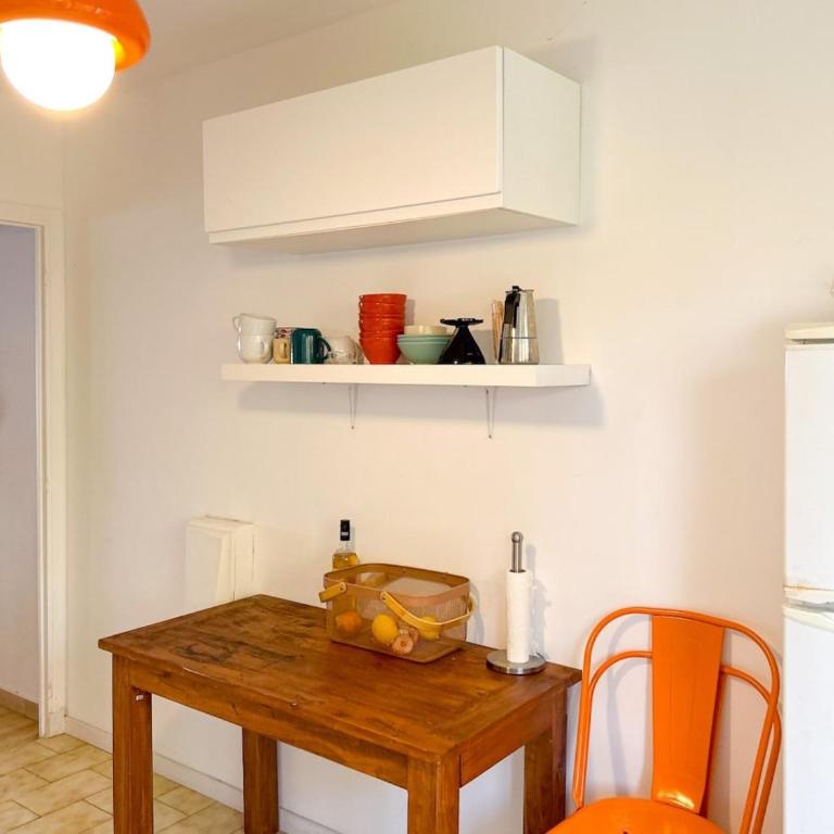 Sea View Apartment with Pool, Tennis and Beach Near Cannes - Appartement 1 Chambre - 55