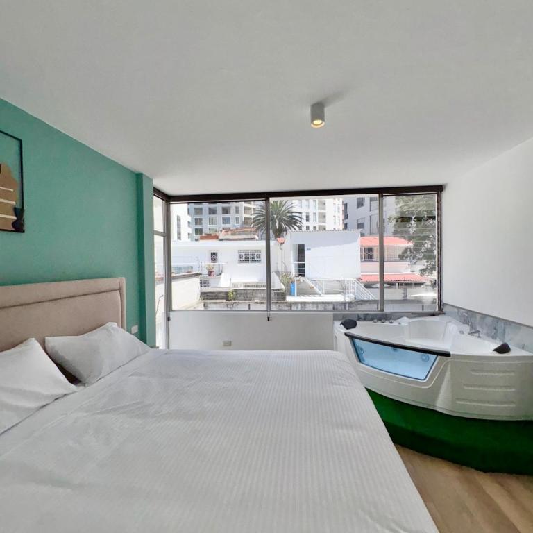 King Bed with Private Jacuzzi - Queen Room with Spa Bath - 11