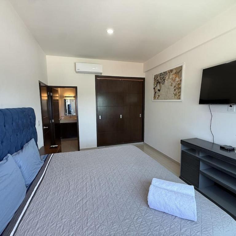 Con Alberca y Jacuzzi a unas Calles del Malecon - Apartamento - 26