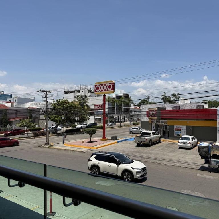 Con Alberca y Jacuzzi a unas Calles del Malecon - Apartamento - 27