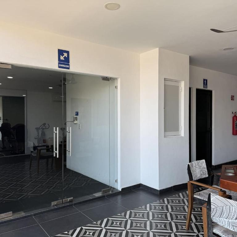 Con Alberca y Jacuzzi a unas Calles del Malecon - Apartamento - 28
