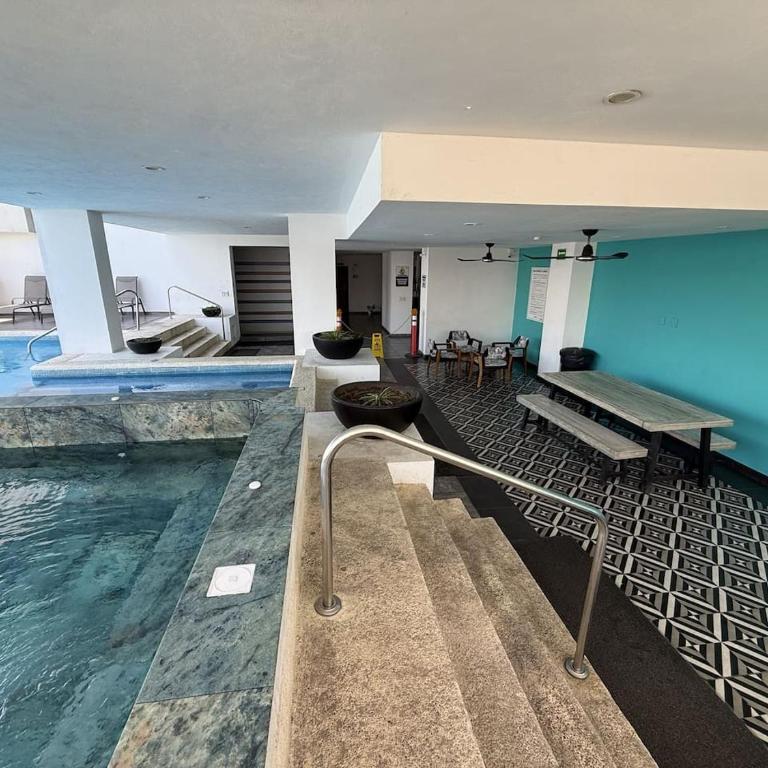 Con Alberca y Jacuzzi a unas Calles del Malecon - Apartamento - 32