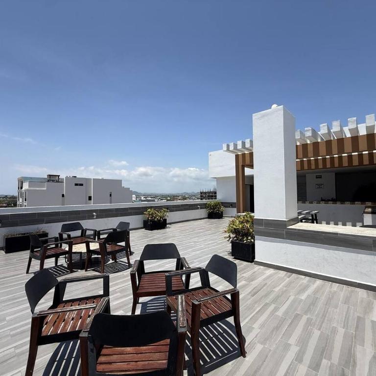 Con Alberca y Jacuzzi a unas Calles del Malecon - Apartamento - 50