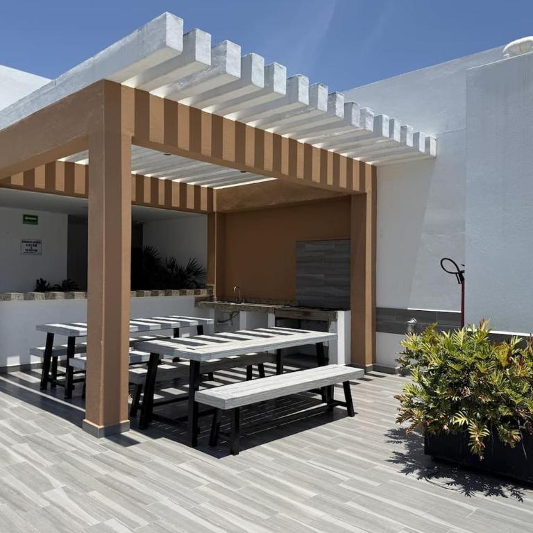Con Alberca y Jacuzzi a unas Calles del Malecon - Apartamento - 52