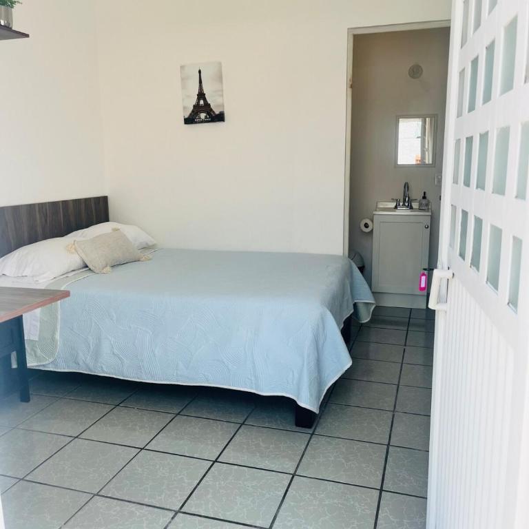 Your Ideal Space in QRO, minutes from downtown - Double Room - 24