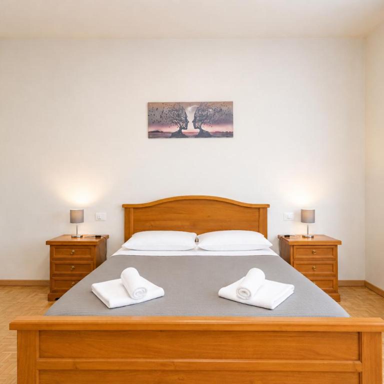 Golden House - Three-Bedroom Apartment - 12