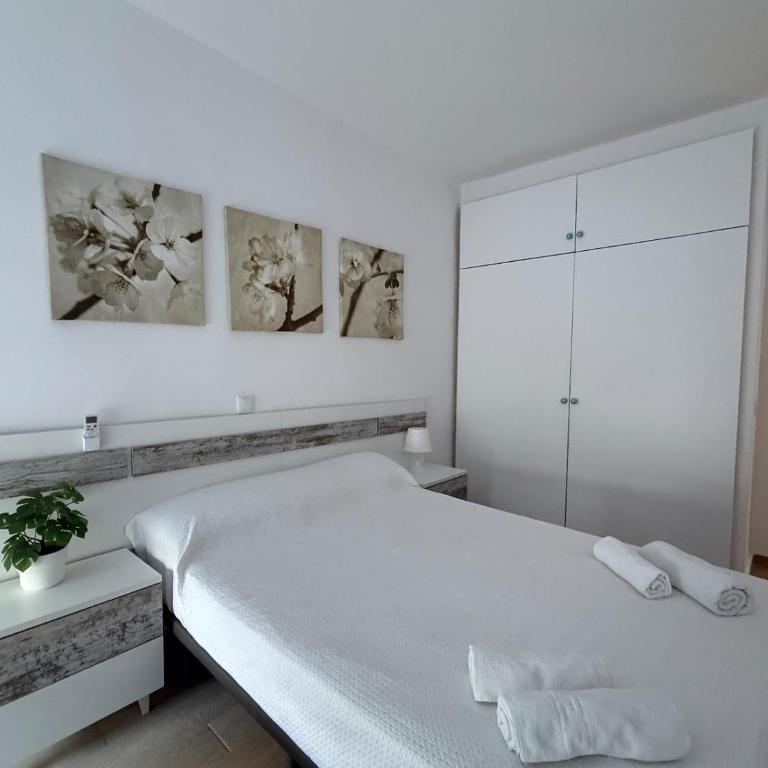 Benalbeach Paradise - One-Bedroom Apartment - 64