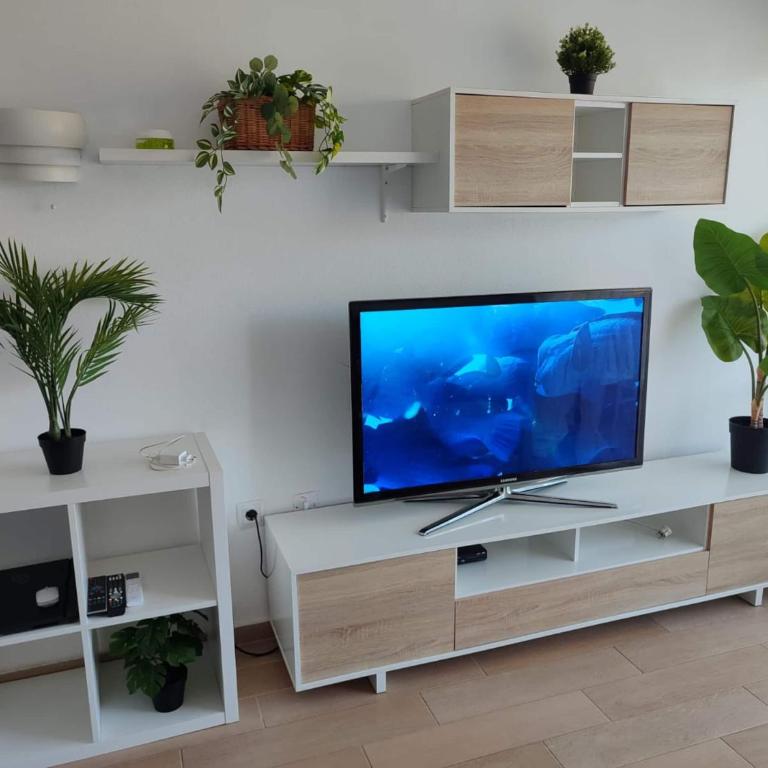 Benalbeach Paradise - One-Bedroom Apartment - 59