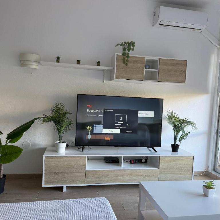 Benalbeach Paradise - One-Bedroom Apartment - 53
